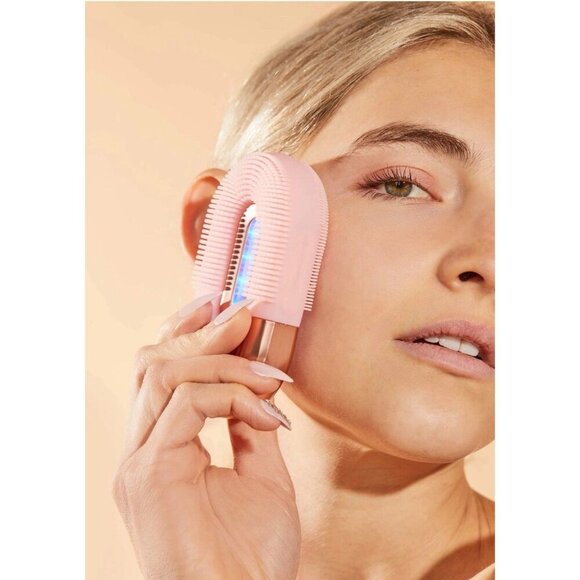 Skin Gym Vibrating Facial Cleansing Brush Soft Silicone Scrubber, Face MSRP $79 - Picture 1 of 6